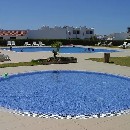 Quintinha Village 3*