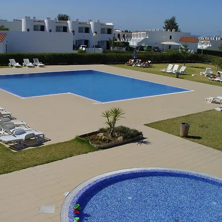 Quintinha Village 3*