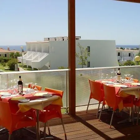 فندق Quintinha Village 3*