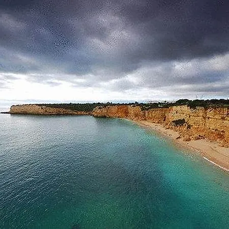 فندق Quintinha Village 3*