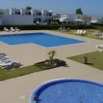 Quintinha Village 3*